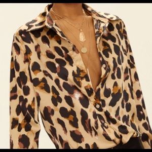 Pretty little thing satin long sleeves leopard print blouse.